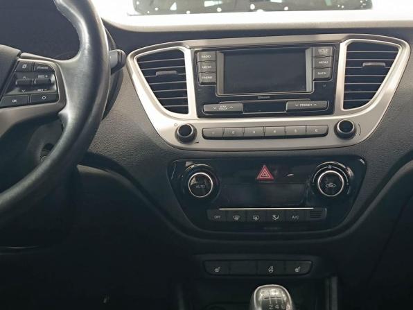 Hyundai Solaris II с пробегом 2019 года, цена 1 050 000 рублей, 60008 км, седан, Автокод Объявления