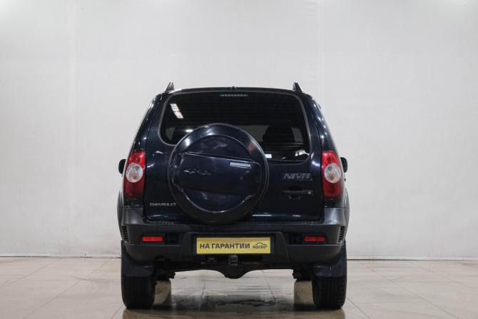 Chevrolet Niva I Рестайлинг с пробегом 2017 года, цена 829 000 рублей, 88000 км, внедорожник, Автокод Объявления
