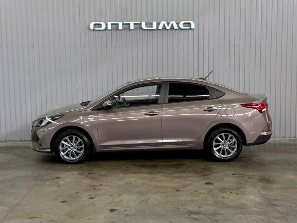 Hyundai Solaris II Рестайлинг с пробегом 2021 года, цена 1 697 000 рублей, 44594 км, седан, Автокод Объявления