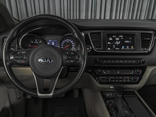 Kia Carnival III с пробегом 2017 года, цена 2 640 000 рублей, 174289 км, минивэн, Автокод Объявления