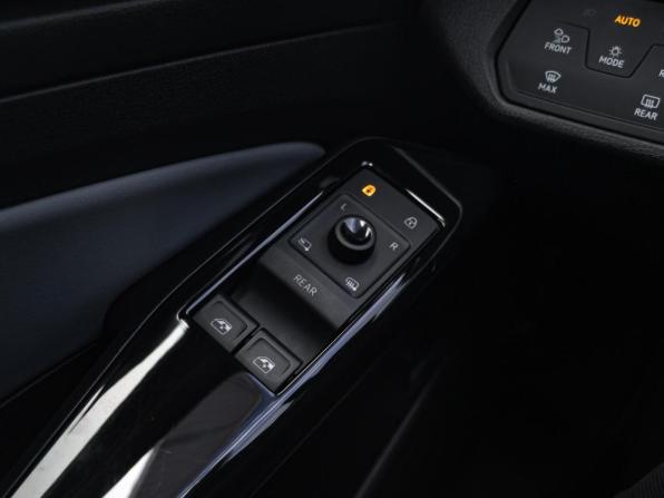 Volkswagen ID.4 с пробегом 2023 года, цена 4 525 000 рублей, 53848 км, внедорожник, Автокод Объявления