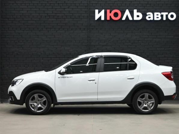 Renault Logan II Рестайлинг с пробегом 2021 года, цена 1 000 000 рублей, 59248 км, седан, Автокод Объявления