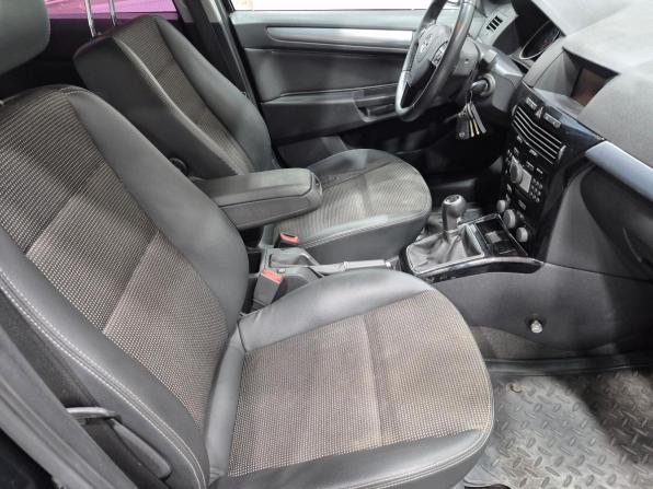Opel Astra H Рестайлинг с пробегом 2013 года, цена 584 000 рублей, 239260 км, хэтчбек, Автокод Объявления
