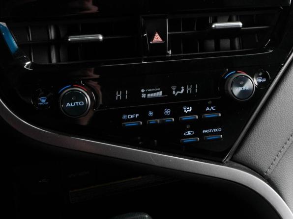 Toyota Camry VIII (XV70) Рестайлинг с пробегом 2021 года, цена 3 700 000 рублей, 45683 км, седан, Автокод Объявления