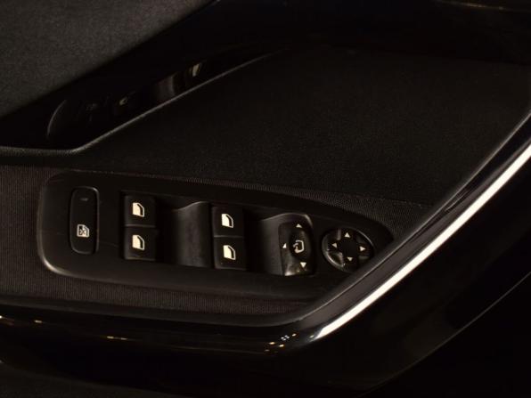 Peugeot 208 I с пробегом 2013 года, цена 629 995 рублей, 134670 км, хэтчбек, Автокод Объявления