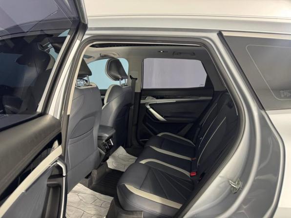 Geely Atlas II с пробегом 2023 года, цена 2 472 000 рублей, 69704 км, внедорожник, Автокод Объявления