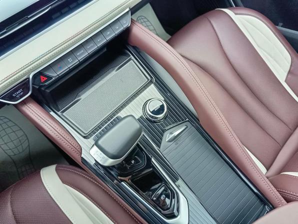 Geely Monjaro I с пробегом 2023 года, цена 3 099 995 рублей, 65366 км, внедорожник, Автокод Объявления