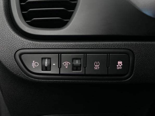 Kia Rio IV Рестайлинг с пробегом 2021 года, цена 1 934 000 рублей, 33391 км, хэтчбек, Автокод Объявления