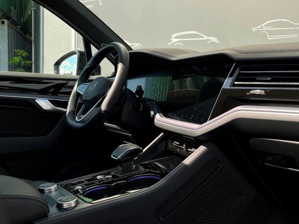 Volkswagen Touareg III Рестайлинг с пробегом 2024 года, цена 13 900 500 рублей, 21291 км, внедорожник, Автокод Объявления