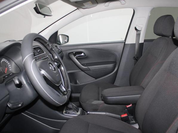 Volkswagen Polo V Рестайлинг с пробегом 2017 года, цена 999 900 рублей, 196919 км, седан, Автокод Объявления