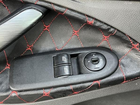Ford C-MAX I Рестайлинг с пробегом 2008 года, цена 450 000 рублей, 308175 км, компактвэн, Автокод Объявления