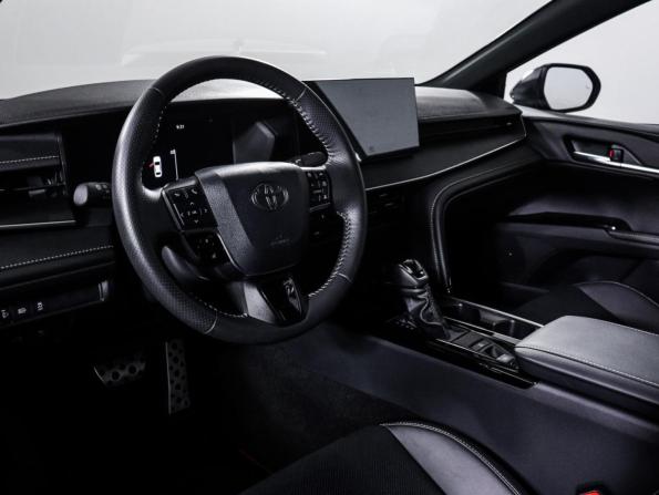 Toyota Camry IX (XV80) с пробегом 2024 года, цена 4 549 000 рублей, 3200 км, седан, Автокод Объявления