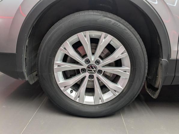 Volkswagen Tiguan II Рестайлинг с пробегом 2021 года, цена 2 655 000 рублей, 74000 км, внедорожник, Автокод Объявления