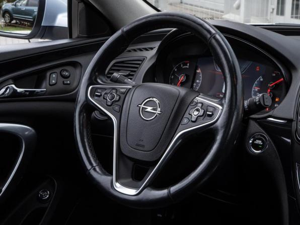 Opel Insignia I Рестайлинг с пробегом 2015 года, цена 1 480 000 рублей, 207446 км, универсал, Автокод Объявления