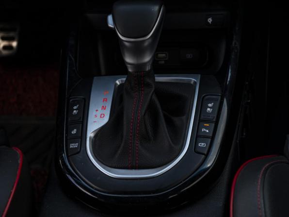 Kia K3 II Рестайлинг с пробегом 2021 года, цена 2 278 000 рублей, 88091 км, хэтчбек, Автокод Объявления