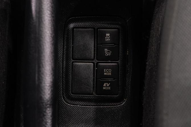 Toyota Aqua I Рестайлинг 2 с пробегом 2018 года, цена 1 129 000 рублей, 235981 км, хэтчбек, Автокод Объявления