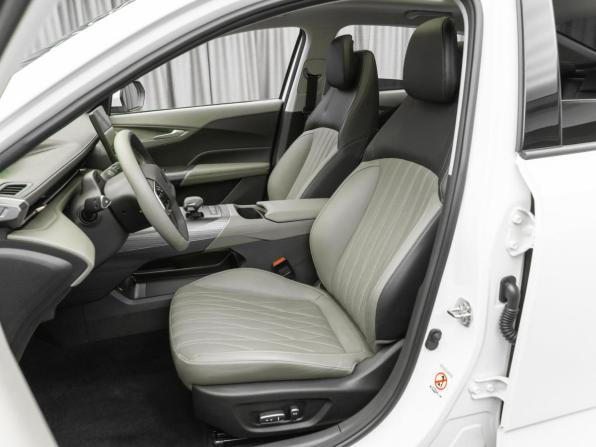 Changan Lamore с пробегом 2023 года, цена 2 120 000 рублей, 22060 км, седан, Автокод Объявления