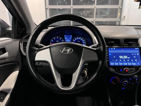 Hyundai Solaris I с пробегом 2011 года, цена 640 000 рублей, 240596 км, седан, Автокод Объявления