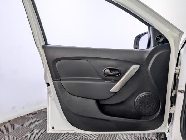 Renault Logan II Рестайлинг с пробегом 2019 года, цена 1 125 000 рублей, 84631 км, седан, Автокод Объявления