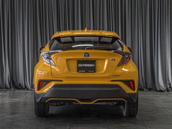 Toyota C-HR I с пробегом 2018 года, цена 1 949 000 рублей, 125824 км, внедорожник, Автокод Объявления