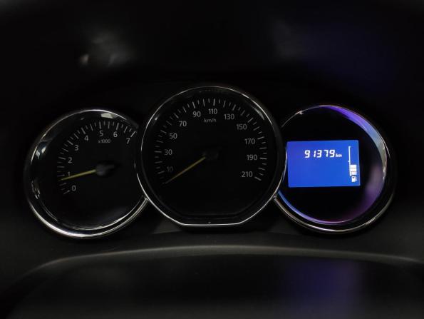 Renault Sandero II с пробегом 2015 года, цена 595 000 рублей, 91231 км, хэтчбек, Автокод Объявления