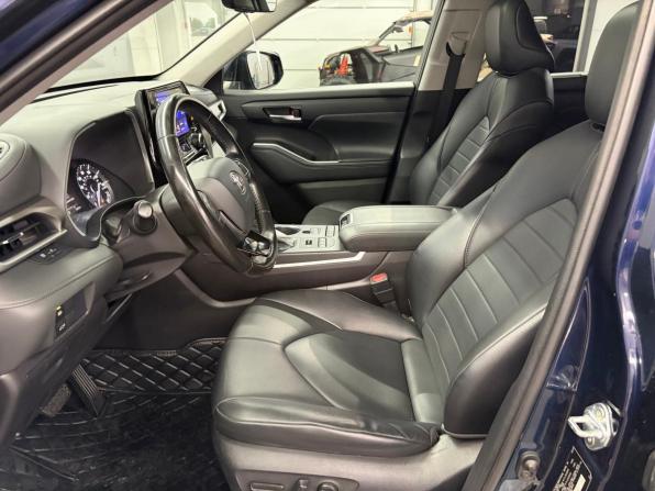Toyota Highlander IV (XU70) с пробегом 2021 года, цена 3 697 000 рублей, 130012 км, внедорожник, Автокод Объявления