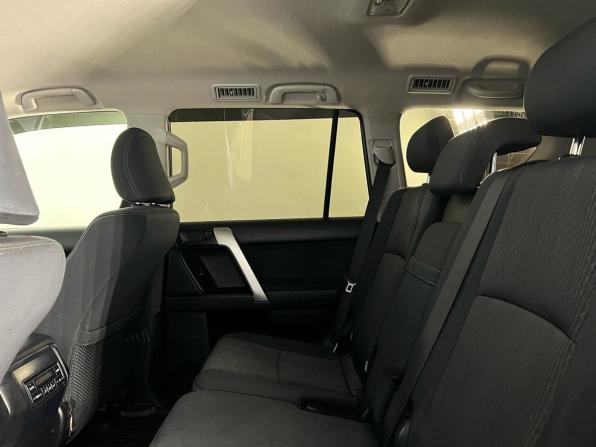 Toyota Land Cruiser Prado 150 Series Рестайлинг 2 с пробегом 2019 года, цена 4 949 000 рублей, 138300 км, внедорожник, Автокод Объявления