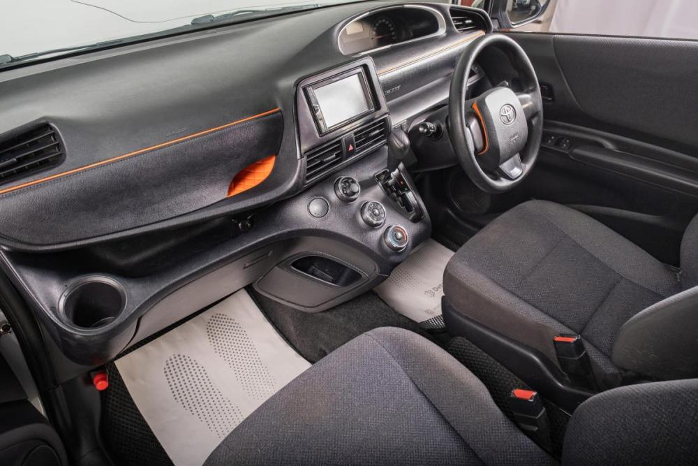 Toyota Sienta II Томск  - изображение 15