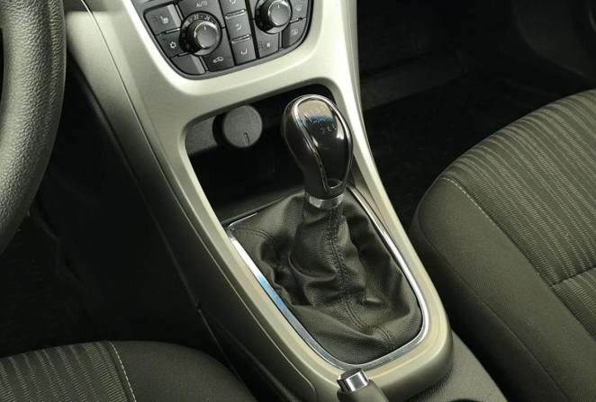 Opel Astra J с пробегом 2012 года, цена 720 000 рублей, 204095 км, хэтчбек, Автокод Объявления