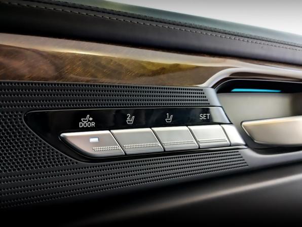 Genesis G90 I с пробегом 2018 года, цена 3 270 000 рублей, 101888 км, седан, Автокод Объявления