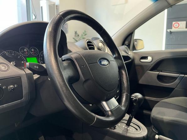 Ford Fiesta Mk5 с пробегом 2006 года, цена 590 000 рублей, 155479 км, хэтчбек, Автокод Объявления