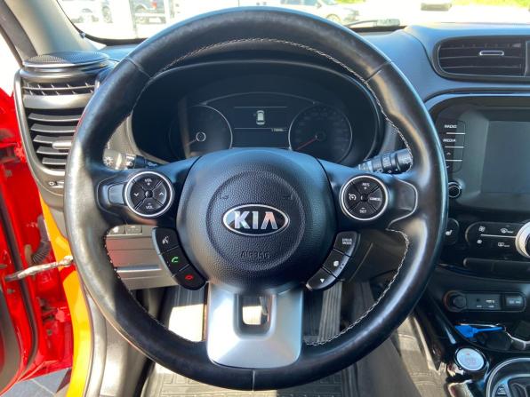 Kia Soul II Рестайлинг с пробегом 2018 года, цена 1 750 000 рублей, 119878 км, хэтчбек, Автокод Объявления