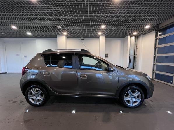 Renault Sandero II Рестайлинг с пробегом 2019 года, цена 1 280 000 рублей, 88425 км, хэтчбек, Автокод Объявления