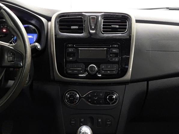 Renault Sandero II с пробегом 2015 года, цена 689 000 рублей, 151086 км, хэтчбек, Автокод Объявления