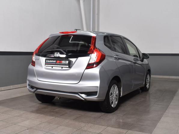 Honda Fit III Рестайлинг с пробегом 2018 года, цена 989 995 рублей, 168884 км, хэтчбек, Автокод Объявления