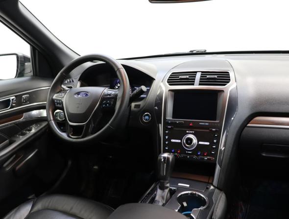 Ford Explorer V Рестайлинг 2 с пробегом 2018 года, цена 2 790 000 рублей, 132277 км, внедорожник, Автокод Объявления