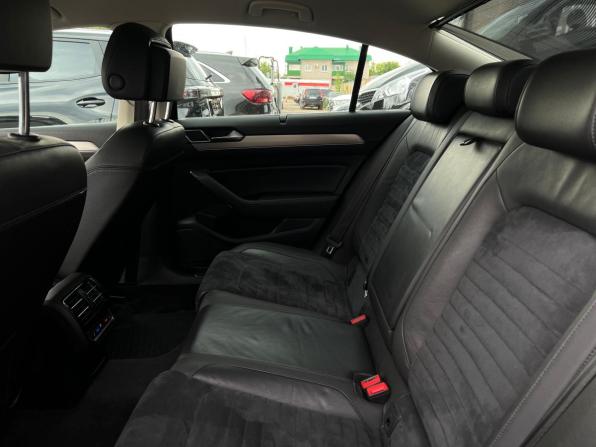 Volkswagen Passat B8 с пробегом 2017 года, цена 1 450 000 рублей, 270127 км, седан, Автокод Объявления