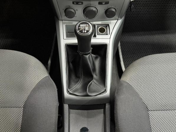 Opel Astra J Рестайлинг с пробегом 2012 года, цена 665 000 рублей, 199710 км, седан, Автокод Объявления