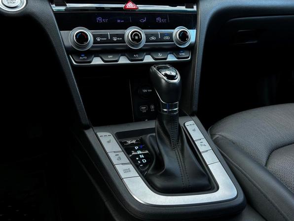 Hyundai Elantra VI (AD) Рестайлинг с пробегом 2019 года, цена 1 654 300 рублей, 128838 км, седан, Автокод Объявления