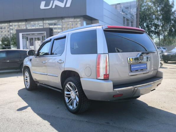 Cadillac Escalade III с пробегом 2010 года, цена 1 800 000 рублей, 168500 км, внедорожник, Автокод Объявления