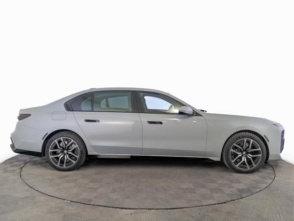 BMW 7 серии VII (G70) с пробегом 2022 года, цена 15 900 000 рублей, 15422 км, седан, Автокод Объявления
