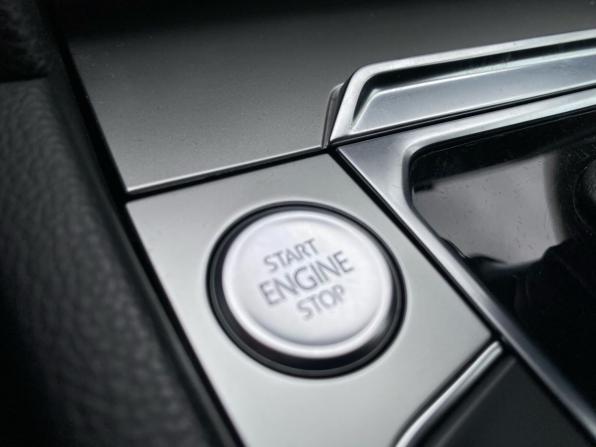 Volkswagen Passat B8 с пробегом 2019 года, цена 1 959 000 рублей, 143847 км, седан, Автокод Объявления