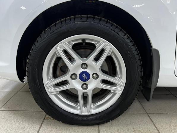 Ford Fiesta Mk6 Рестайлинг с пробегом 2016 года, цена 920 000 рублей, 68336 км, седан, Автокод Объявления
