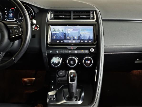 Jaguar E-Pace I с пробегом 2020 года, цена 2 950 000 рублей, 64989 км, внедорожник, Автокод Объявления