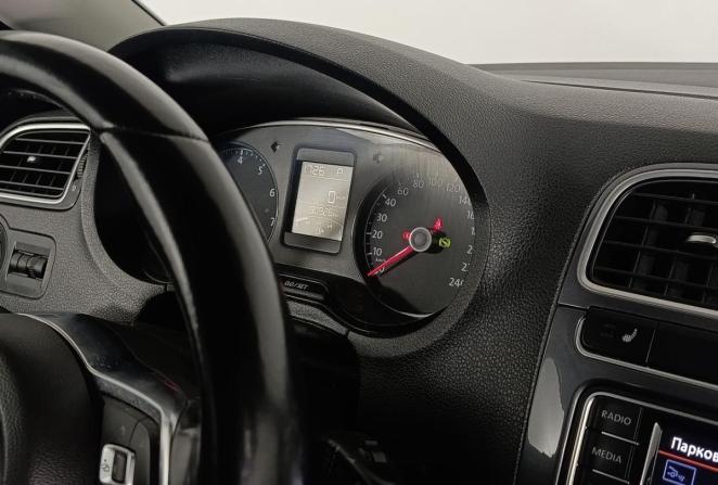 Volkswagen Polo V Рестайлинг с пробегом 2019 года, цена 1 350 000 рублей, 90769 км, седан, Автокод Объявления