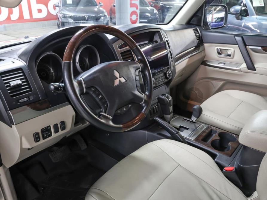 Mitsubishi Pajero IV Рестайлинг 2 Москва  - изображение 18