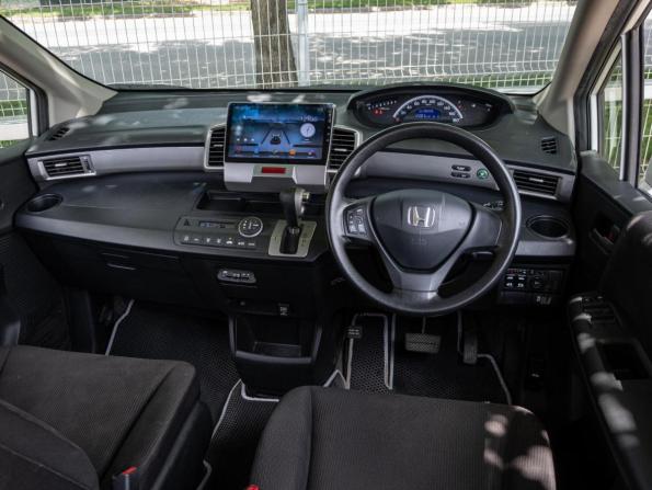 Honda Freed I Рестайлинг с пробегом 2013 года, цена 1 235 000 рублей, 82226 км, компактвэн, Автокод Объявления