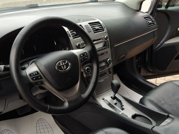 Toyota Avensis III с пробегом 2010 года, цена 1 080 000 рублей, 232000 км, седан, Автокод Объявления