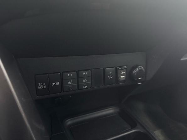 Toyota RAV4 IV (XA40) Рестайлинг с пробегом 2016 года, цена 2 499 000 рублей, 79800 км, внедорожник, Автокод Объявления