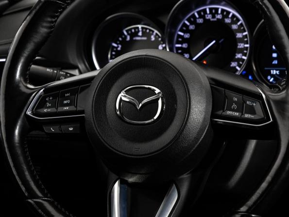 Mazda 6 III (GJ) Рестайлинг 2 с пробегом 2022 года, цена 2 899 000 рублей, 93765 км, седан, Автокод Объявления